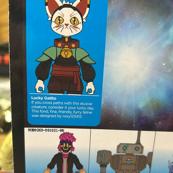 ROBLOX LUCKY GATITO ACTION FIGURE WITH ACCESSORIES. - Picture 9 of 10